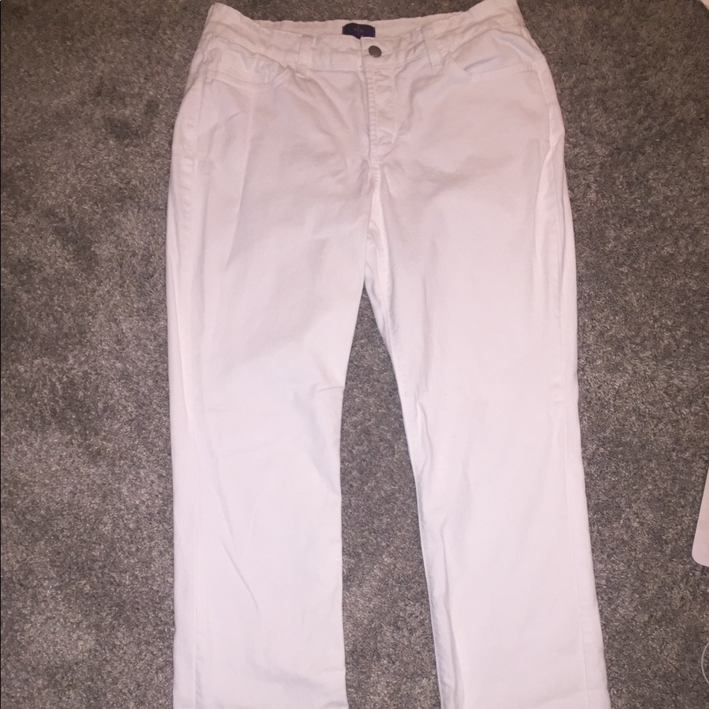 White jeans 🌸🌸